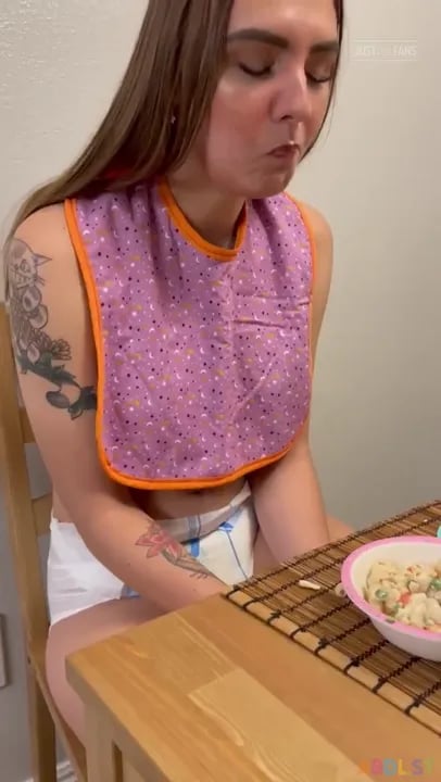 Princess Starry - Daddy Feeds Me Foodplay Fun.mp4