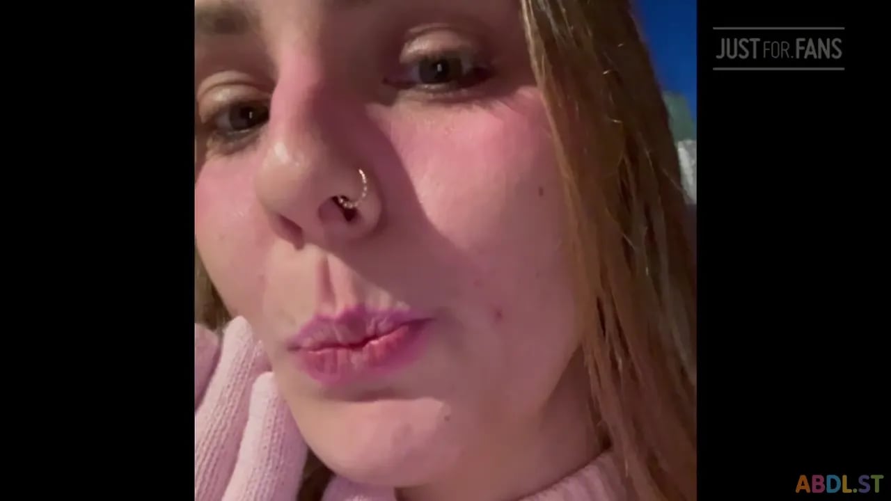 Princess Starry - Diaper Freezer Burn Public Play.mp4