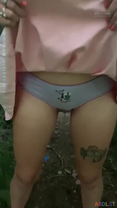 Princess Starry - Panties Wet At The Park.mp4