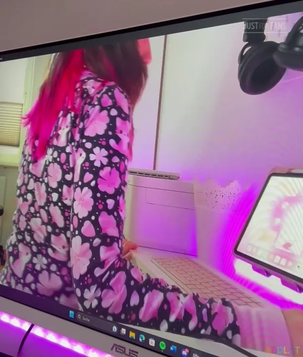Herbabyleo - Caught In Diapers On Discord Webcam.mp4