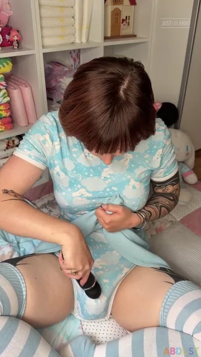 Herbabyleo - Crying And Making Cummies For Mommy.mp4