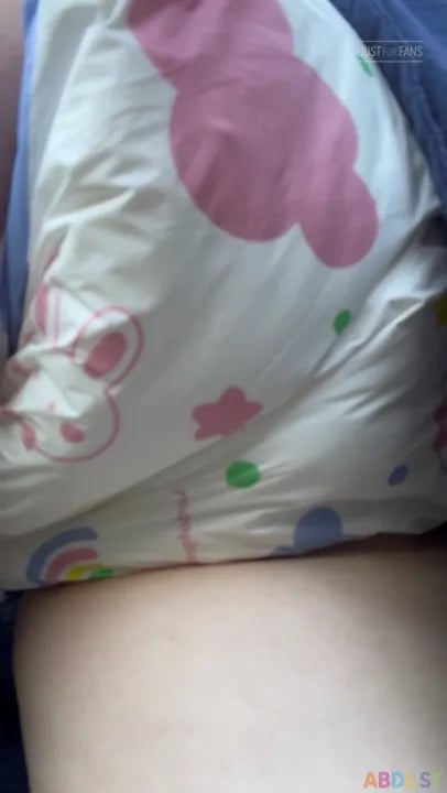 Herbabyleo - Peeing My Diaper On A Public Walk