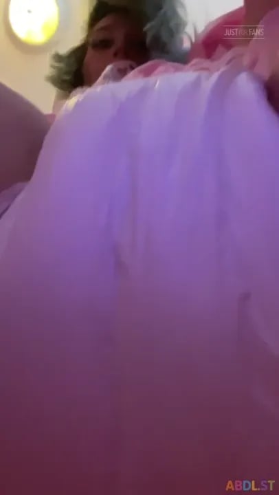 Succubunnie - Close Up Wetting Action