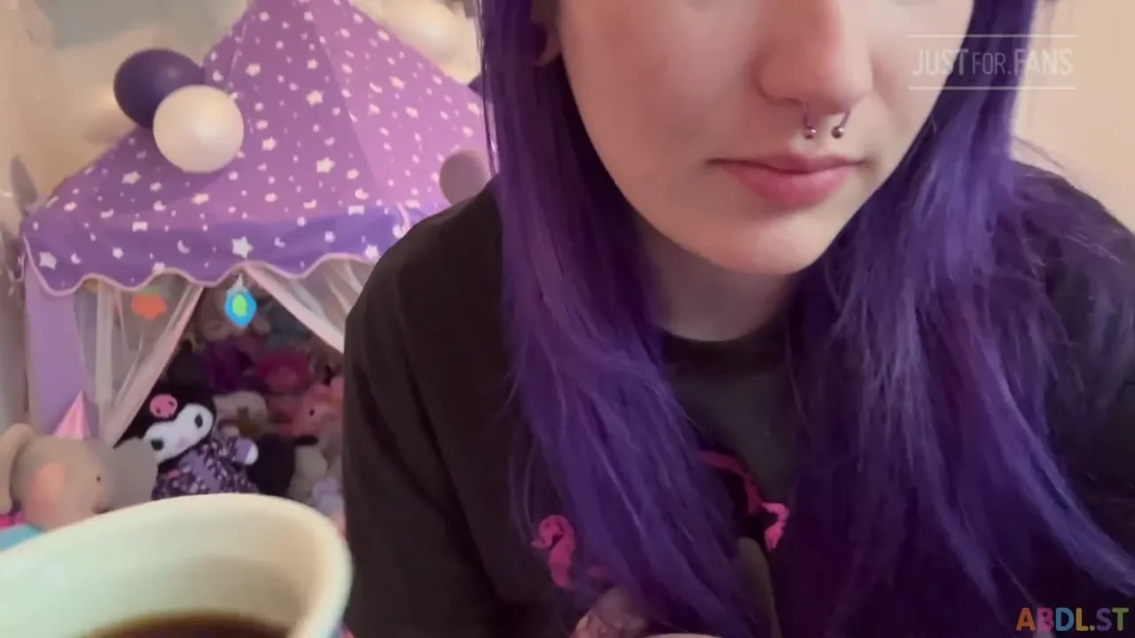 Succubunnie - Day In The Life Diaper Vlog