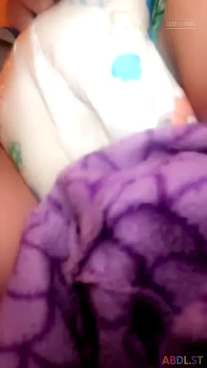 Succubunnie - Diapee Wetting And Rubbing ASMR