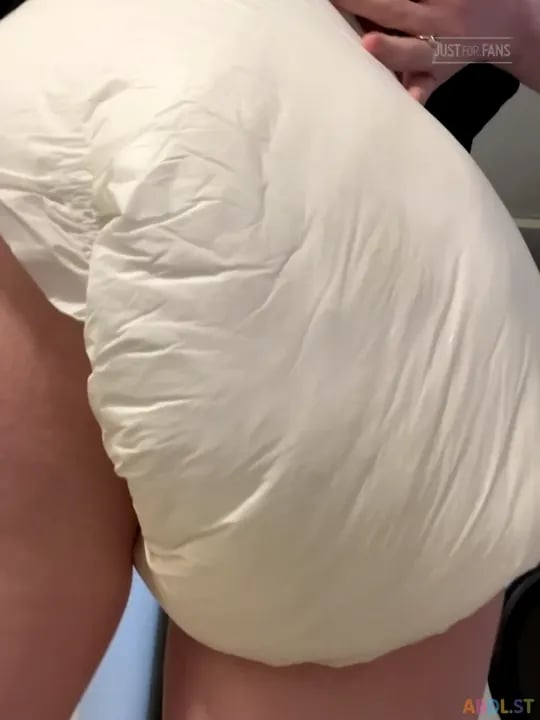 Succubunnie - Diaper Squish Sounds