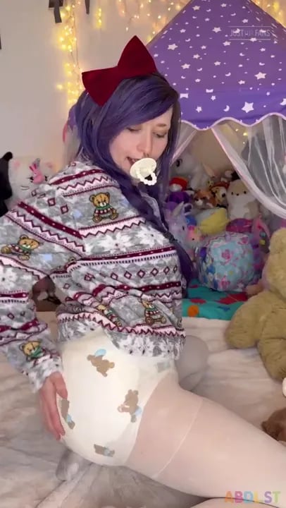 Succubunnie - Rubbing Soggy Diaper On Teddy