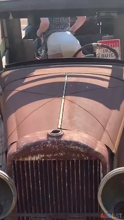 Littlediaperidol - Old Car Goofing In My Wet Diaper