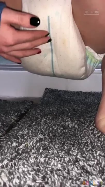 Littlediaperidol - Does Your Diaper Hang Low?