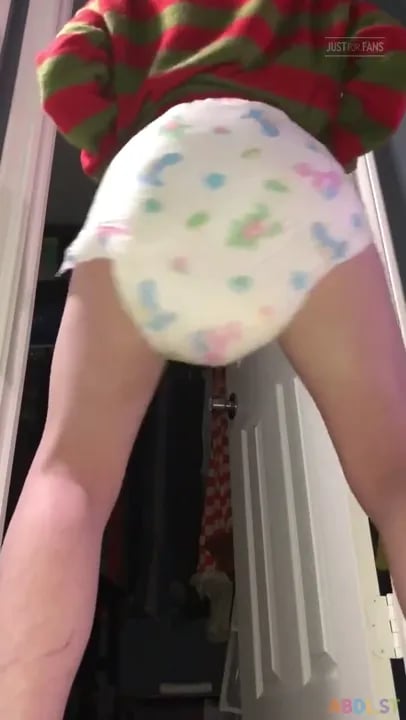 Littlediaperidol - Shaking My Diaper At You