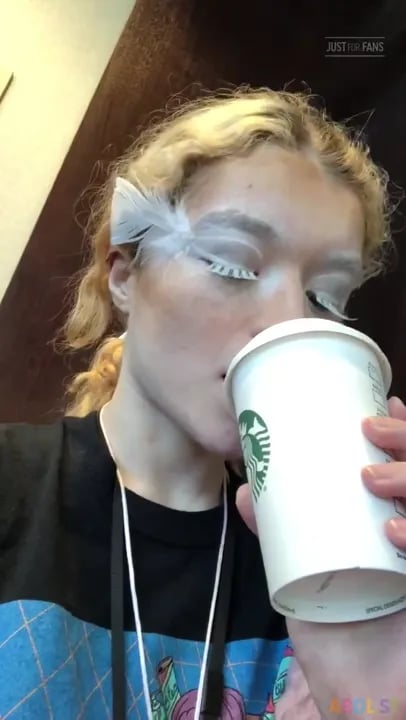 Littlediaperidol - Coffee Makes Me Want To Go 💩