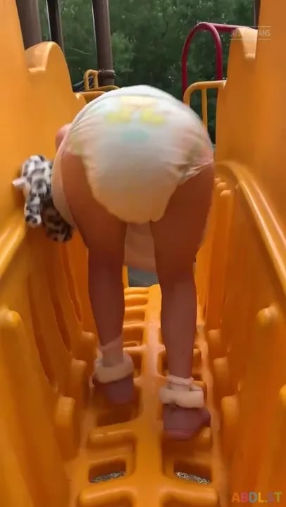 Littlediaperidol - Fun at the Park in a Very Full Diaper