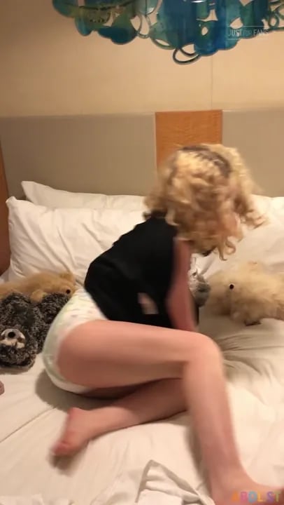 Littlediaperidol - Diaper Gymnastics After Naptime