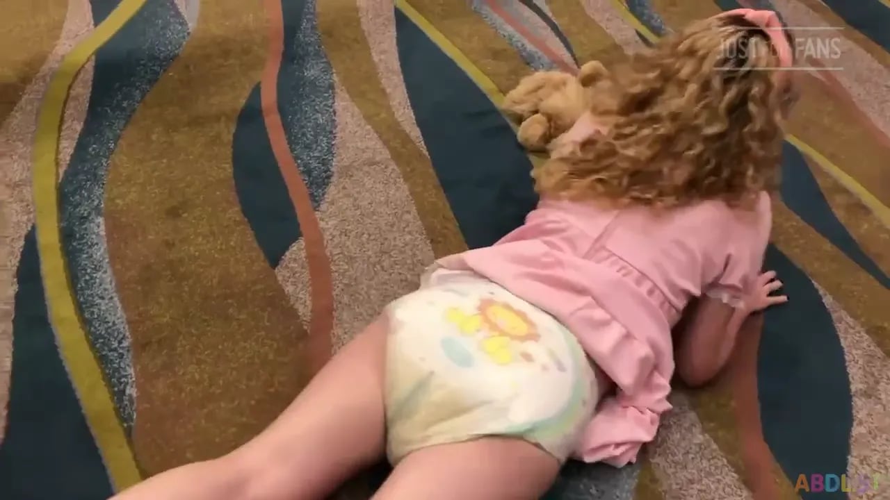 Littlediaperidol - Playing in Thick Patterned Diaper