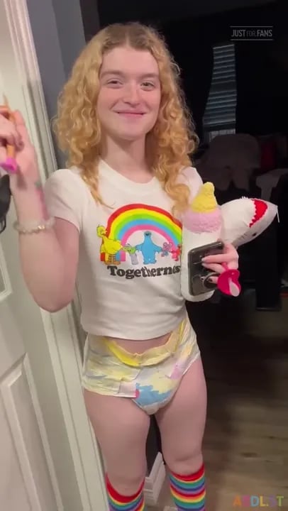 Littlediaperidol - Messy Diaper and Bouncing Fun