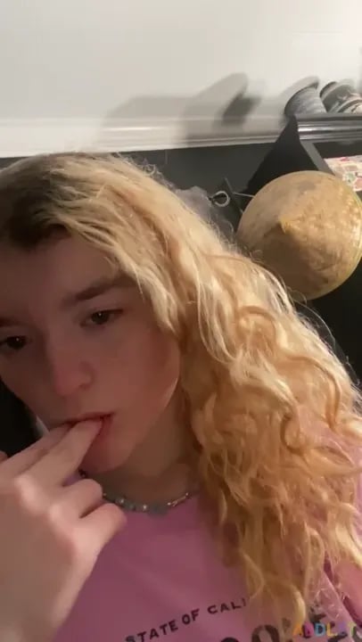 Littlediaperidol - Relaxing Blonde in Bed