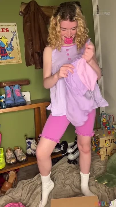 Littlediaperidol - Trying On New Little Space Outfits