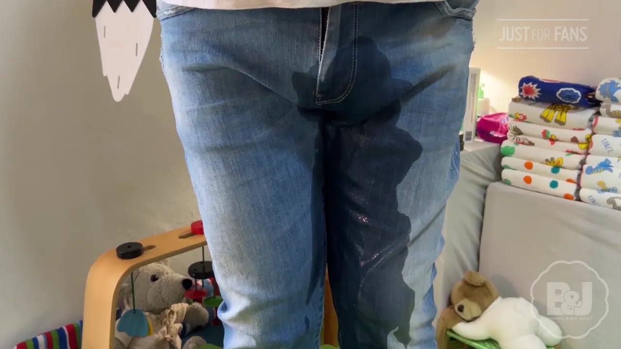 MommyBbabyJ - Wetting His Jeans and Diapered by Mommy