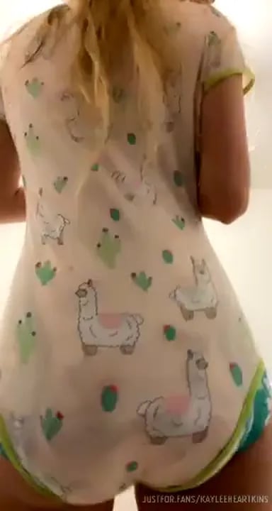 Kayleeheartkins - Llama Bodysuit & Diaper Reveal