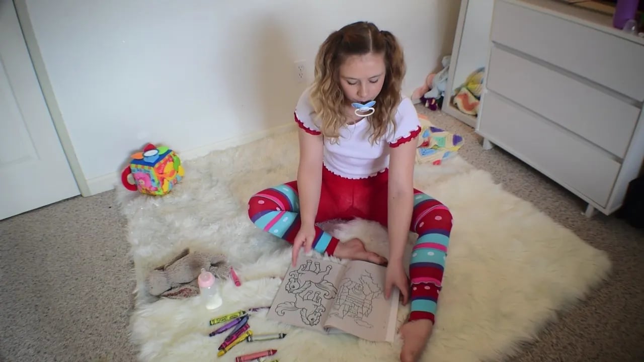 Diapered Sunshine - Messy Diaper Under Tights.mov