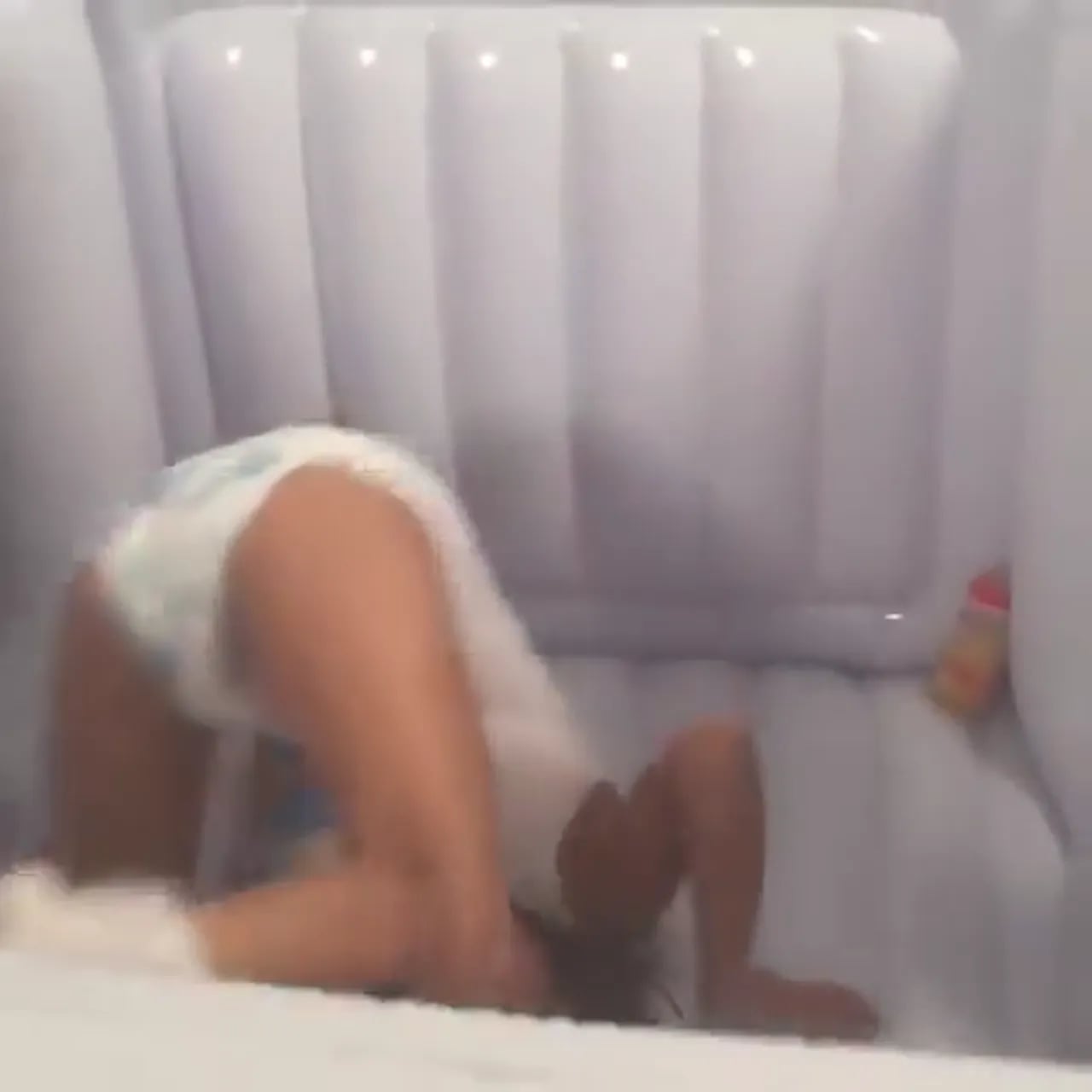 Diaper-412-2Raye7Yk.mp4