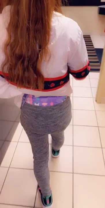 Diaper-937---Hot-Chick-Diapered-in-Public-TBDlfvFJ.mp4