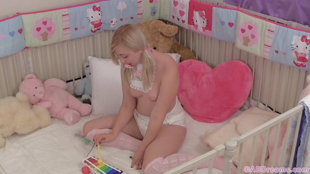 AB-Dreams - Mandie in the Playpen