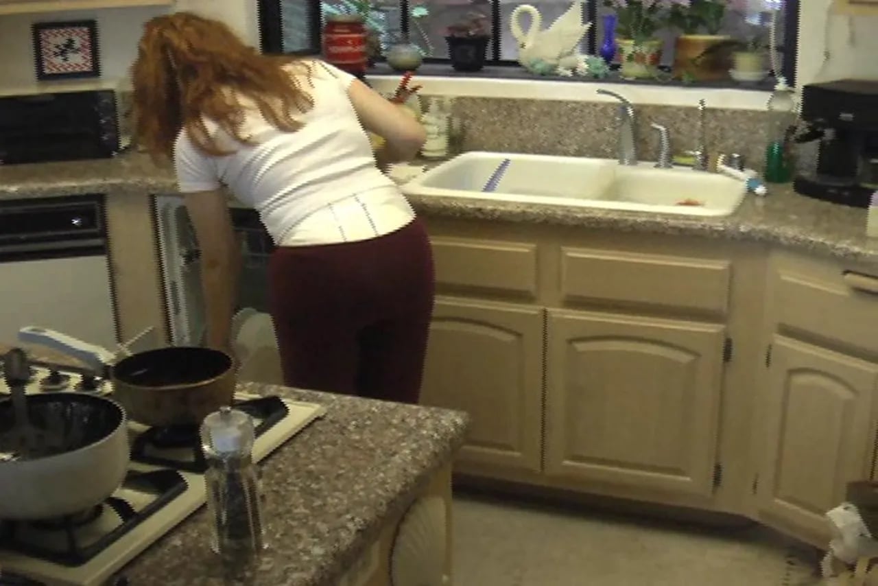 HerDiapers - Getting Used To Diapers.wmv