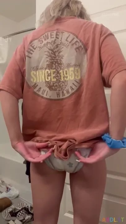 Blackrasbaby - Cant Get Enough Of Peeing In Baby Diapers.mp4