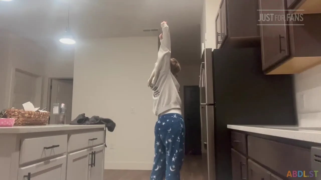 Blackrasbaby - Cant Hold It Using My Diaper