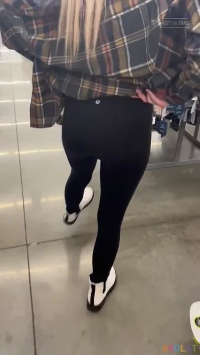 Blackrasbaby - Daddy Demanded A Diaper Check In The Store.mp4