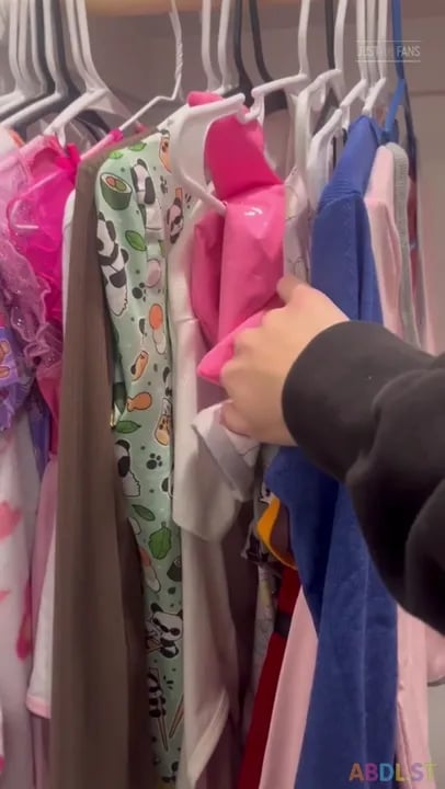 Blackrasbaby - Diaper Closet Tour Wetting Huggies.mp4