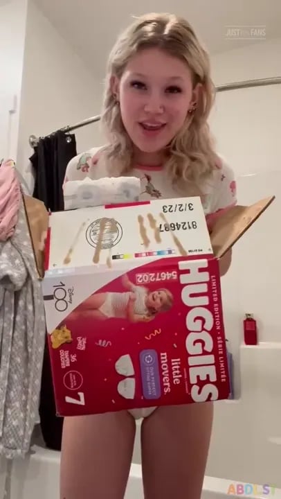 Blackrasbaby - Huggies Size 7 Lion King Diapers Review.mp4