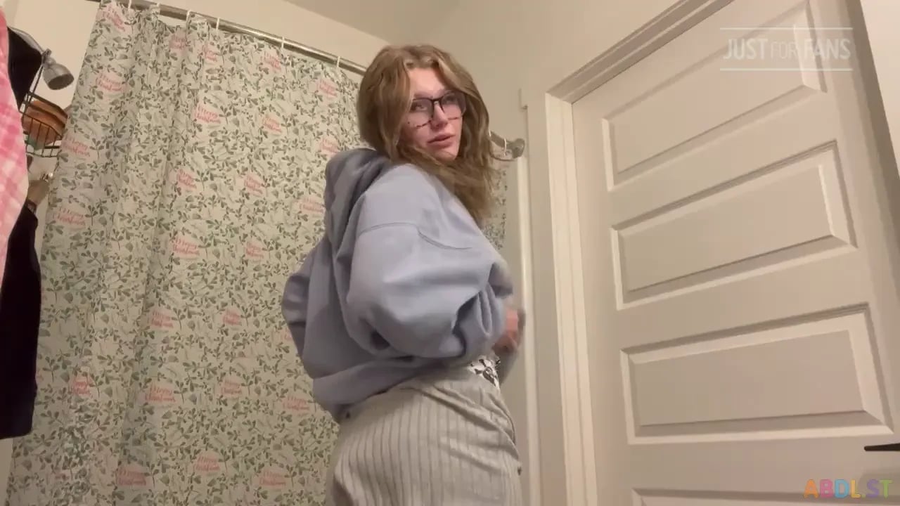 Blackrasbaby - Smoking And Wetting My Fresh Diaper.mp4