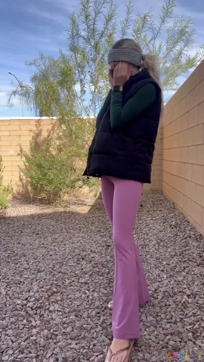 Blackrasbaby - Wetting My Leggings Outside.mp4