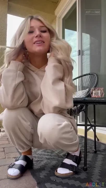 Blackrasbaby - Wetting My Pull-Ups Outside On My Porch.mp4