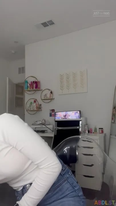 Blackrasbaby - What’s In My Diaper Bag Updated