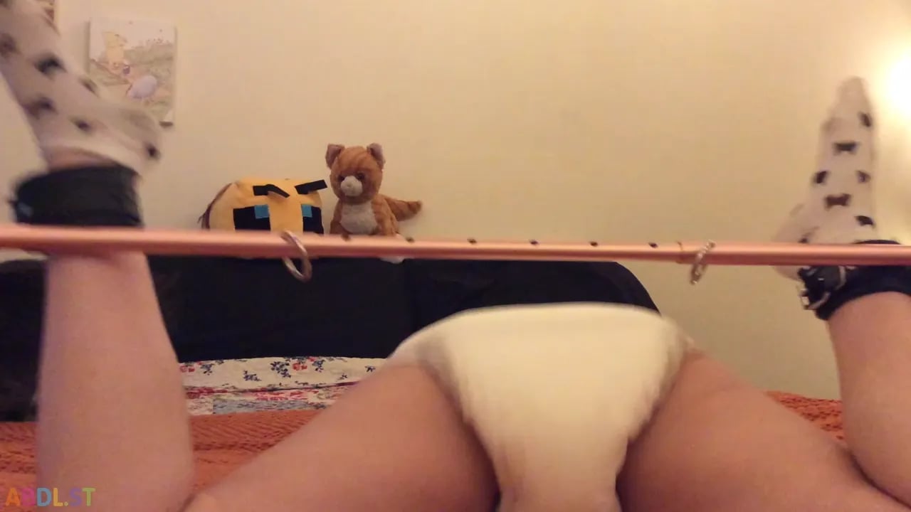 Sophialittle - Hogtied In Messy Diaper.mov