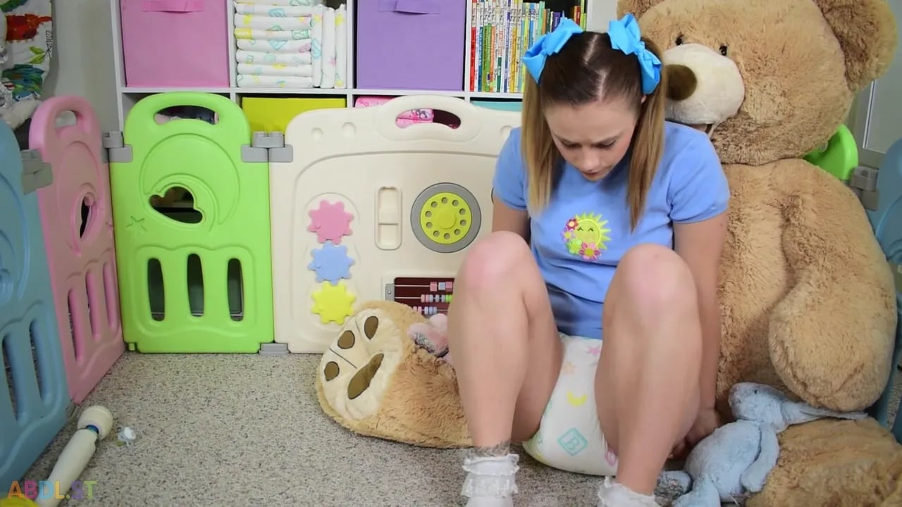 Baby Chloe - Chloe Plays In Her Soaked Diaper.mov
