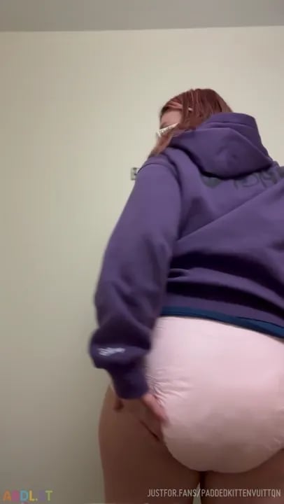 PaddedkittenVuittQn - Almost Full Diaper And Scrubs