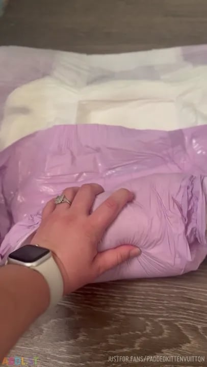 PaddedkittenVuittQn - Baby-Diaper-Technique.mp4
