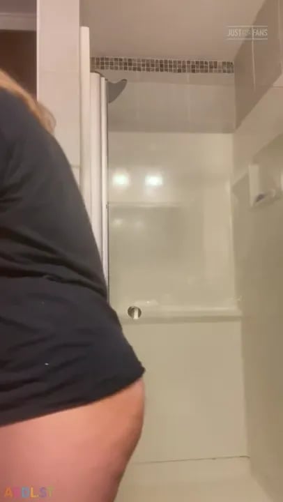 PaddedkittenVuittQn - Changing Into My Fresh Diaper