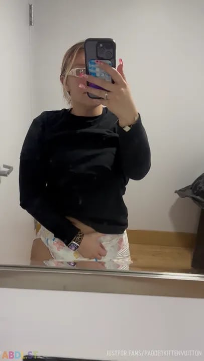 PaddedkittenVuittQn - Diaper Accident At Work.mp4
