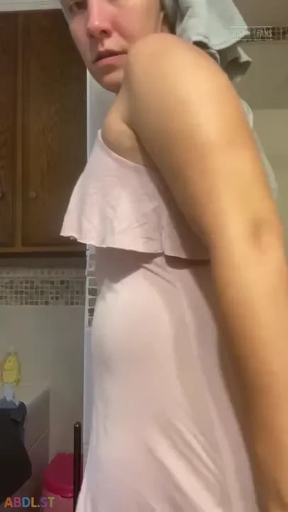 PaddedkittenVuittQn - Diaper After Shower Outfit Decision.mp4