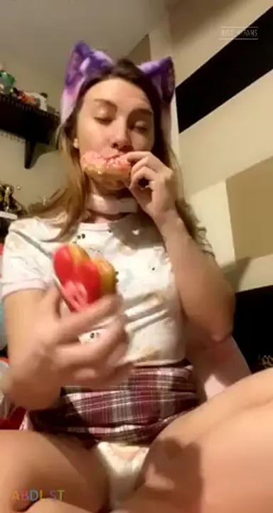 PaddedkittenVuittQn - Diapered Girl Eating Doughnut