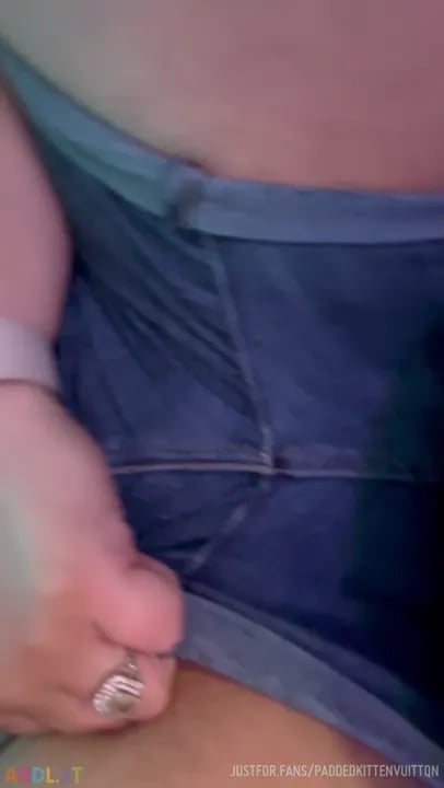 PaddedkittenVuittQn - Freaking Leak At Home.mp4