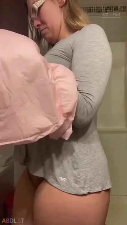 PaddedkittenVuittQn - Getting Ready For School Today.mp4