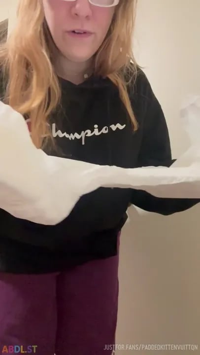 PaddedkittenVuittQn - Getting Ready For Work Angels.mp4
