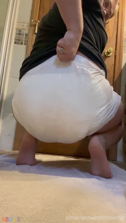 PaddedkittenVuittQn - Had To Go Real Bad This Morning