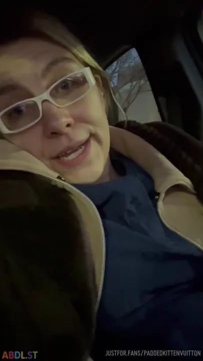 PaddedkittenVuittQn - Had To Pee When I Got Off Work.mp4
